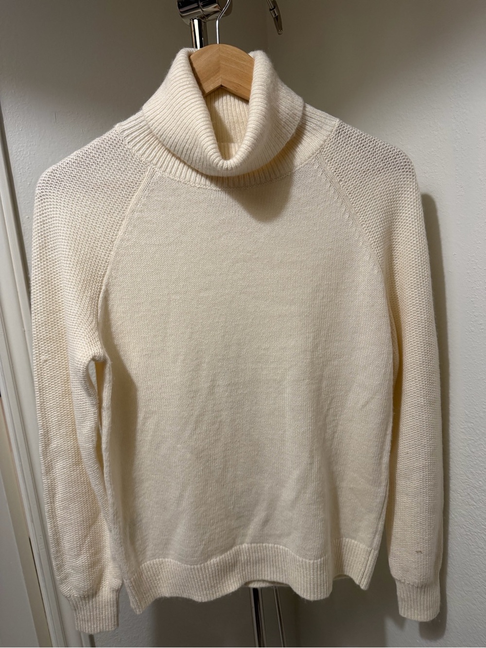 LOFT Cream Turtleneck Raglan Sweater